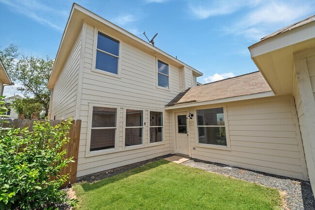 Building Photo - 6310 Mountain Pines Ln