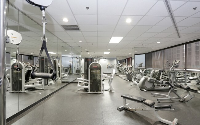 Building Photo - 454 E Ohio St