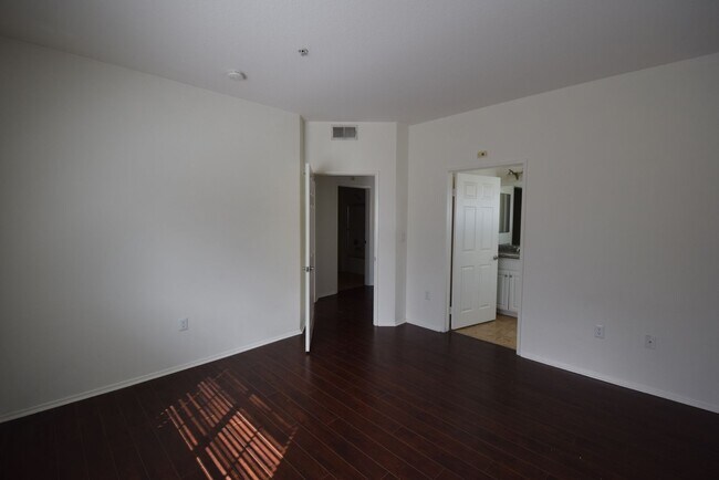 Building Photo - 5500 Bonner Ave