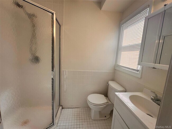 Building Photo - 15-83 208th Place Unit