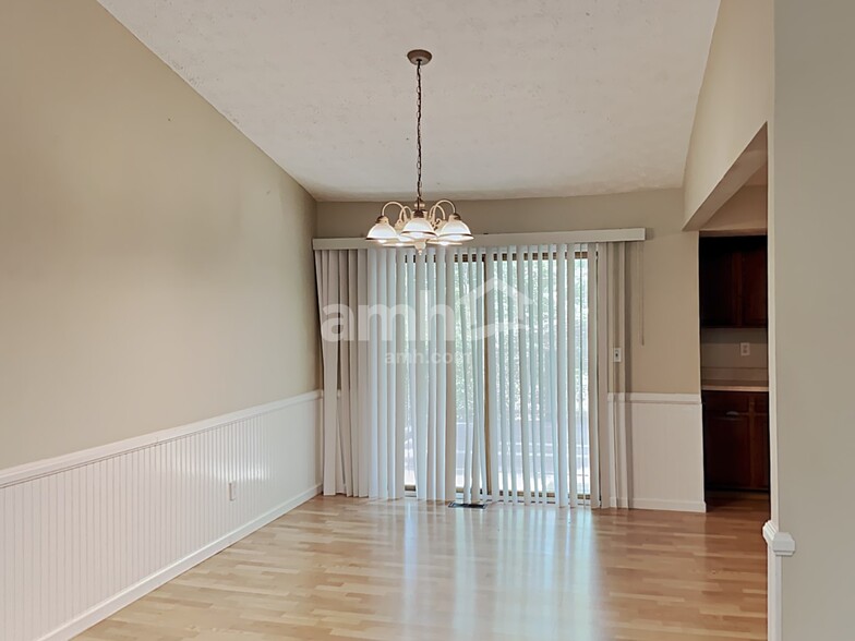 Building Photo - 4758 Jamerson Forest Cir