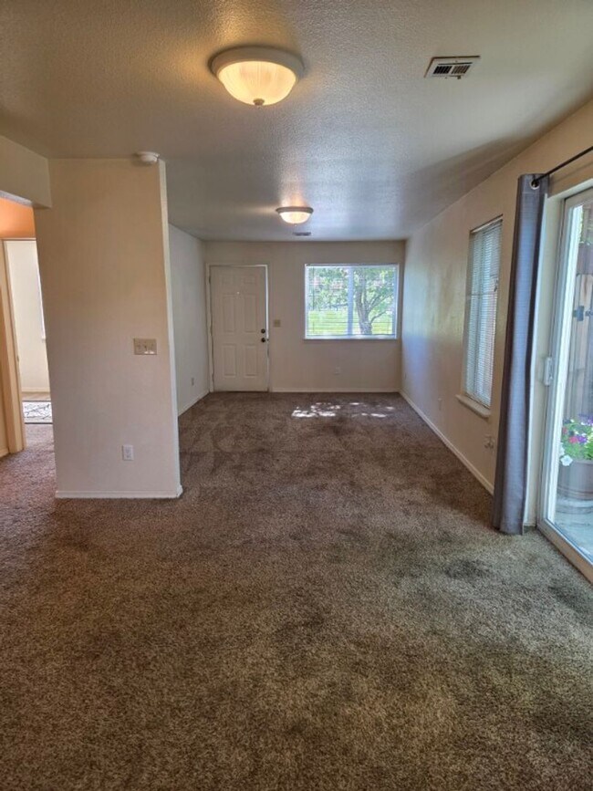 Building Photo - Two bedroom, Two bath Ground Floor Townhouse | Available Now