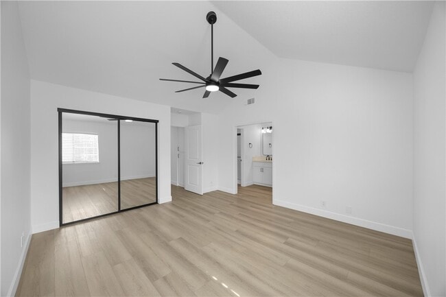 Building Photo - 1225 E Palm Dr