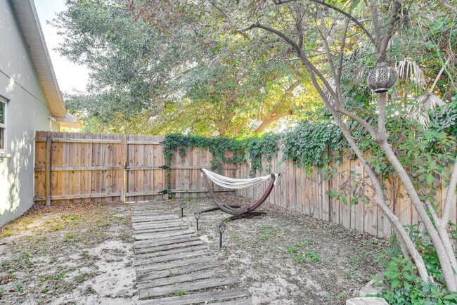 Building Photo - 7100 6th Ave N