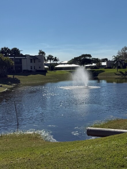 Building Photo - 2069 NE Collins Cir