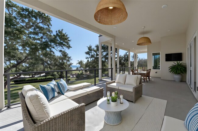 Building Photo - 637 Bay Vista Dr