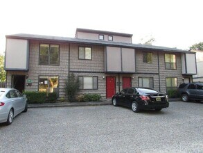 Building Photo - Brentwood 2