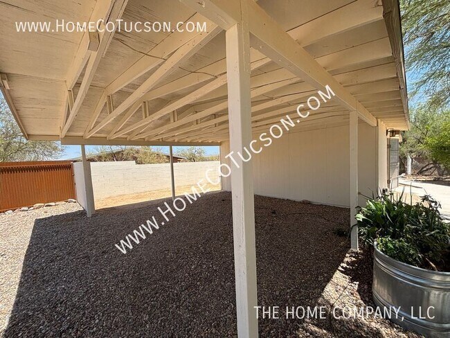 Building Photo - 8628 N Placita Del Cardo