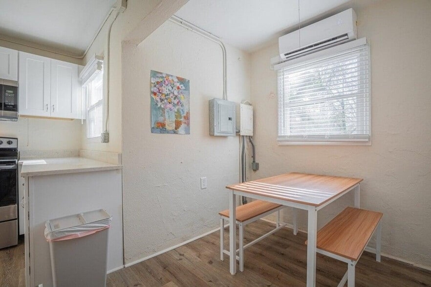 Building Photo - 838 Bobbin Mill Rd