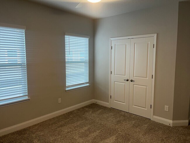 Building Photo - Welcome to this beautiful home located in the desirable Lake Mary
