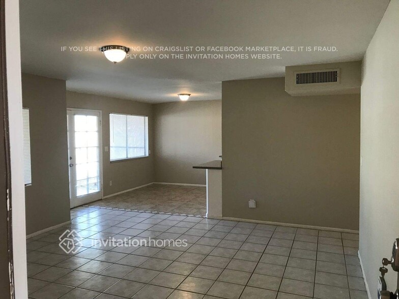 Building Photo - 2202 W Charleston Ave