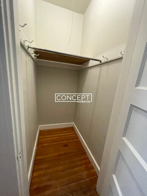 Building Photo - 8 Forest St