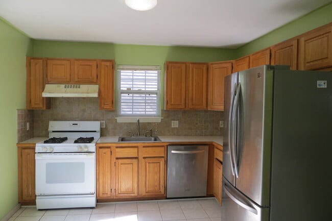 Building Photo - 64 Lilac Cir