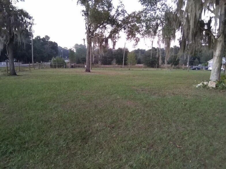 Building Photo - 5336 Pine St