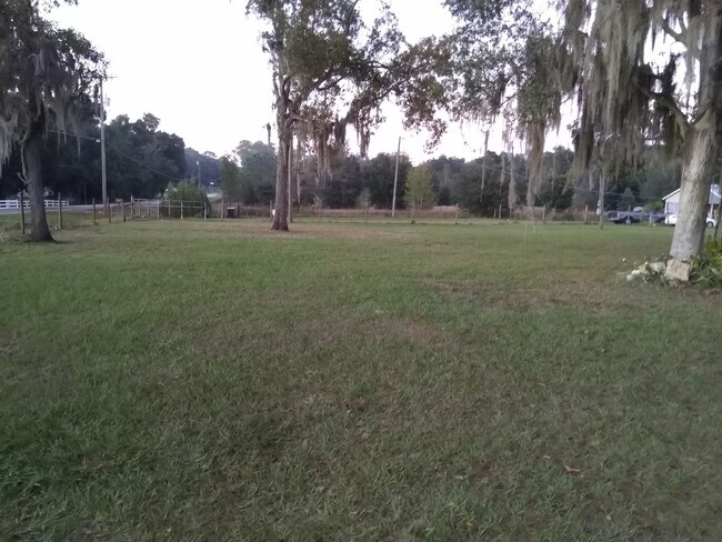 Building Photo - 5336 Pine St