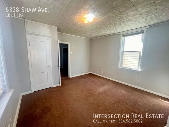 Building Photo - Spacious 1 Bedroom on The Hill, Easy Walki...