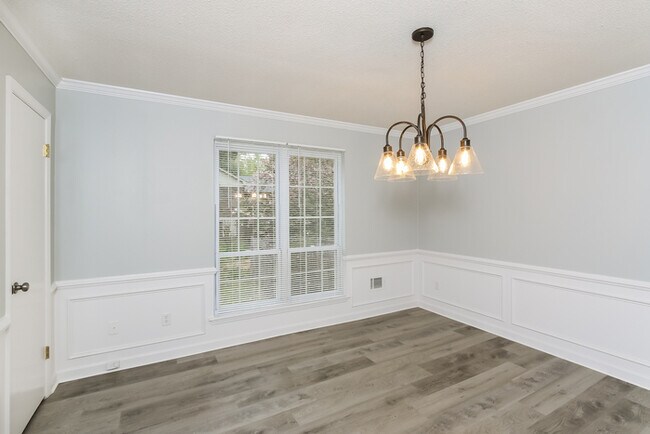 Building Photo - Inviting 3-Bedroom Two-Story in Stone Mill