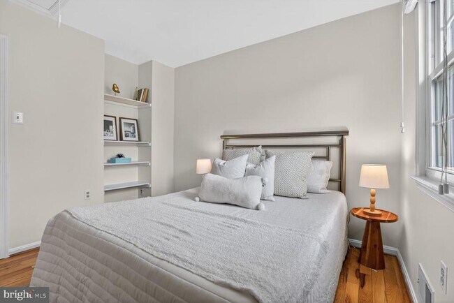 Building Photo - 6015 Ticonderoga Ct