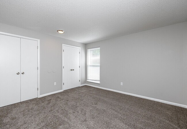 Building Photo - 5557 Marty St