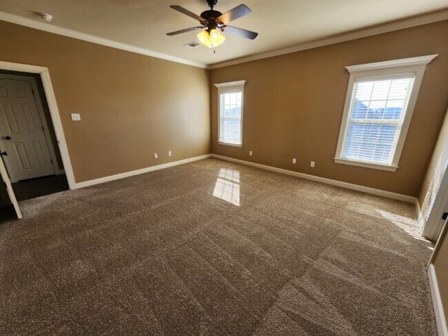 Building Photo - 128 Beaver Creek Ln