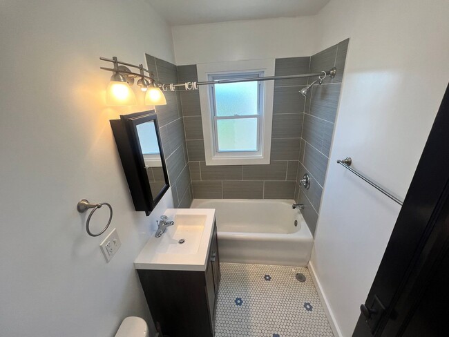 Building Photo - 3021 W 58th St