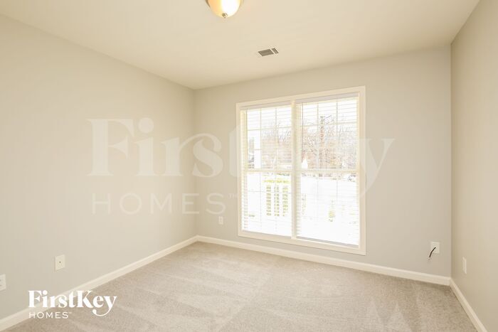 Building Photo - 785 Creek View Dr