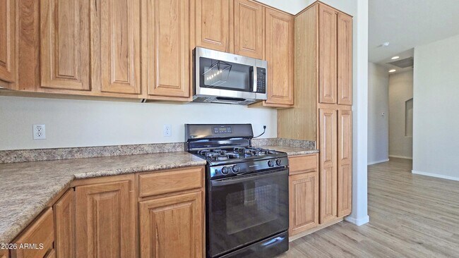 Building Photo - 13588 W Alvarado Dr