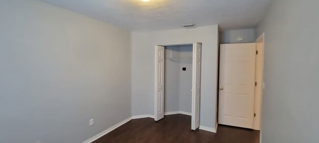 Building Photo - 3 bedroom/2 bath in Palm Grove