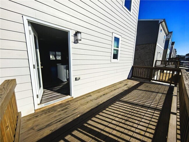 Building Photo - 2400 Whistler Wy NE