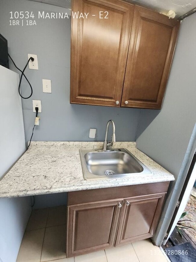 Building Photo - 10534 Marina Way