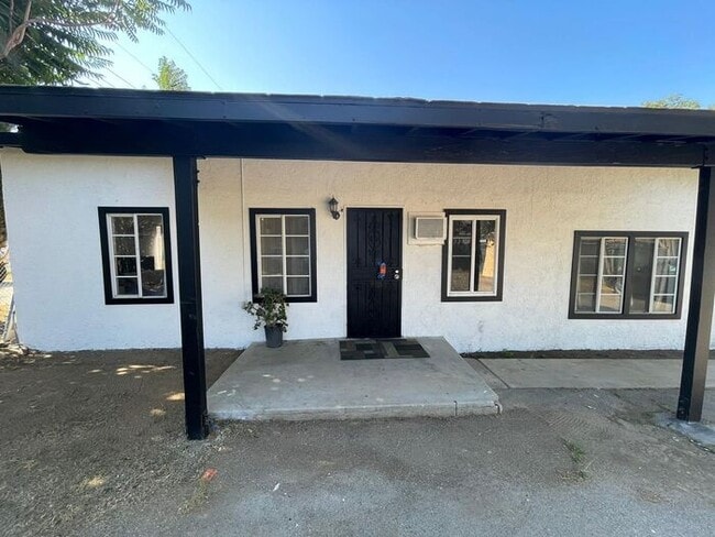 Building Photo - Fully Furnished House for Rent at 10953 Campbell Ave Riverside