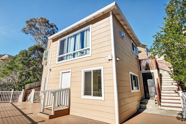 Building Photo - Millbrae 2BR / 2BA Apartment with Private Entrance, Huge Patio & Parking – Near BART, Caltrain & SFO