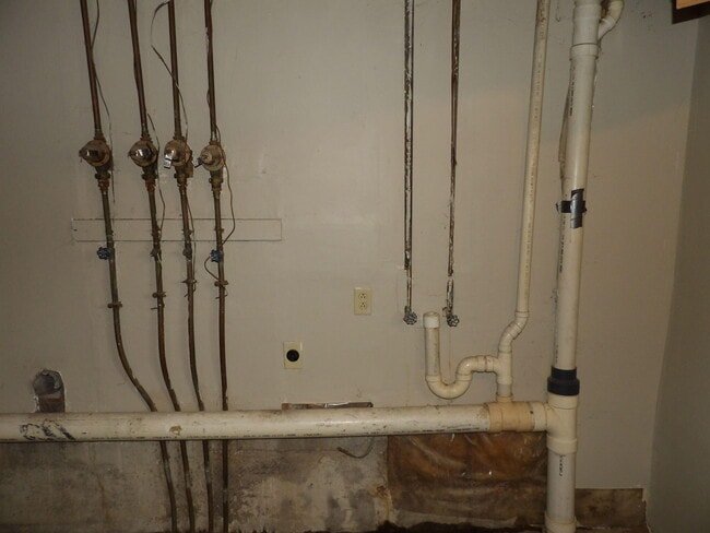 Building Photo - 409 Ridgewood Ln