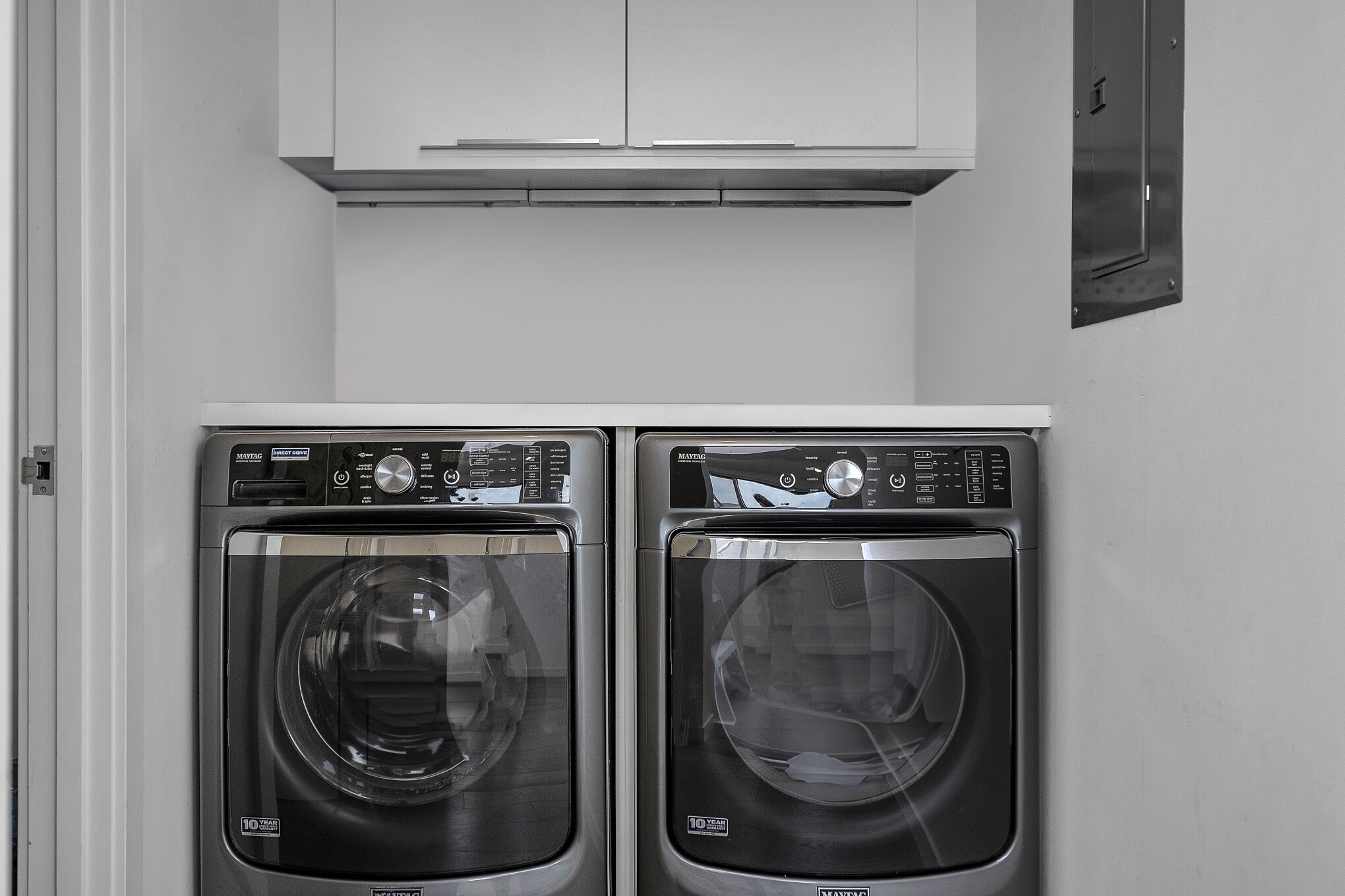 Full size washer/dryer upstairs - 718 Marine St