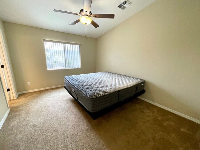 Building Photo - Beautiful 3 Bedroom Home in Cul de Sac!