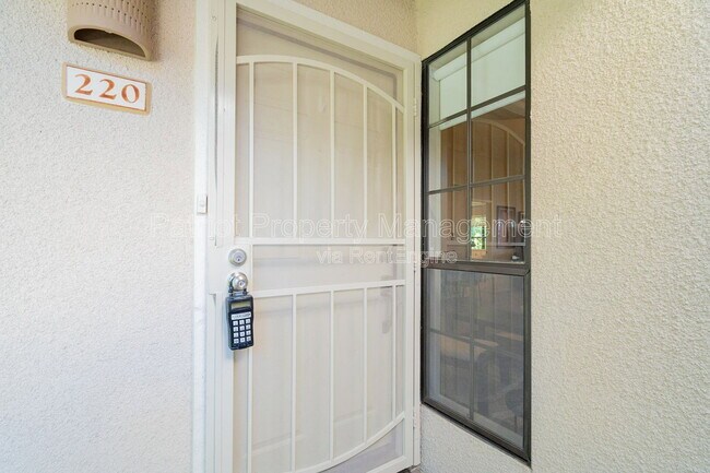 Building Photo - 6885 E Cochise Rd