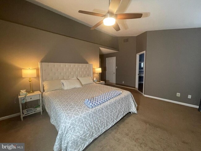 Building Photo - 821 Hinchley Run