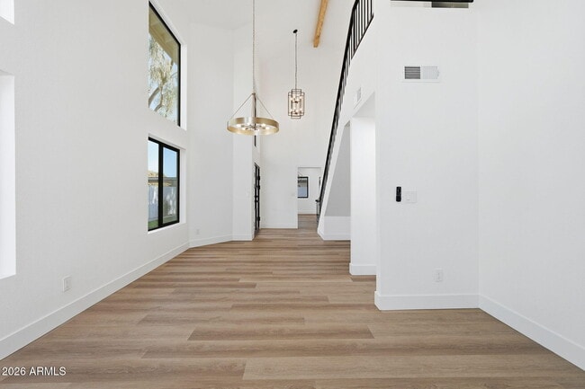 Building Photo - 2029 N Sunset Dr