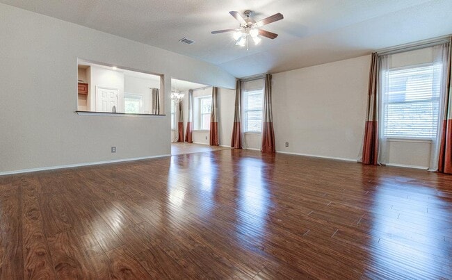 Building Photo - 307 Riverine Way