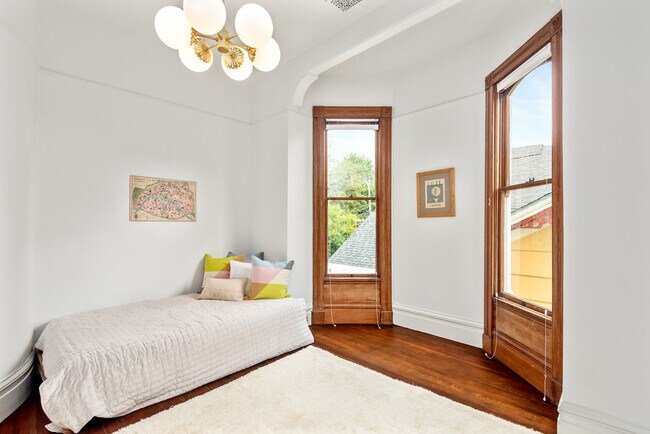 Building Photo - 2234 NW Johnson St