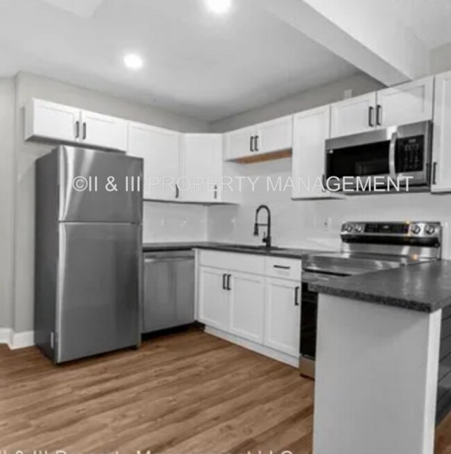 Building Photo - 1505 W 25th Ct