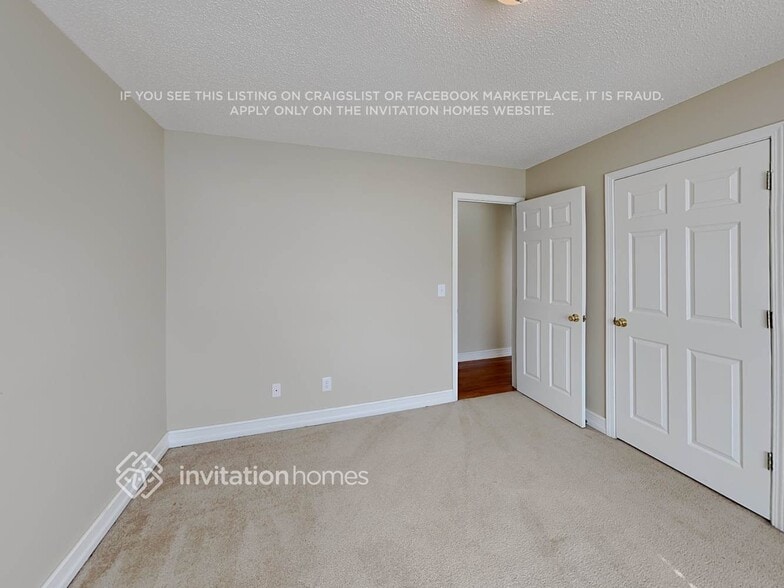 Building Photo - 1121 Sutton Dr