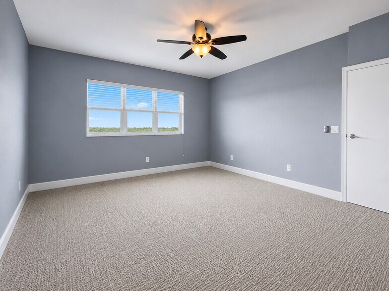 Master Bedroom - 14951 Royal Oaks Ln