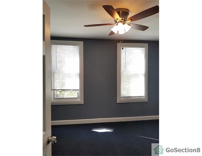 Building Photo - 4 Bedroom plus basement