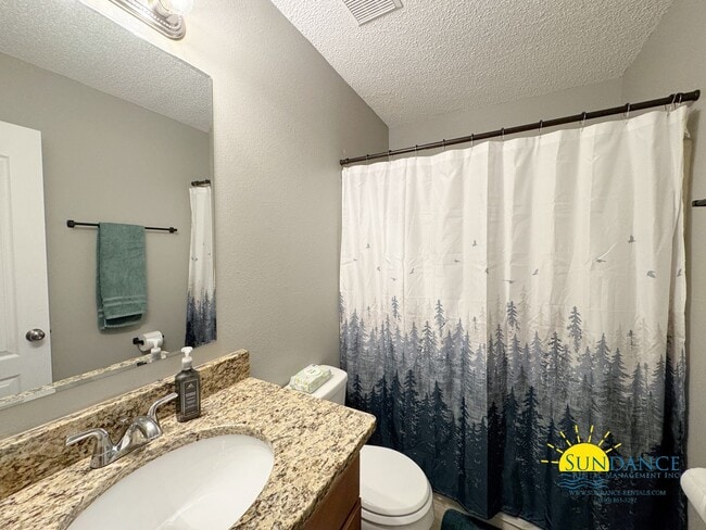 Building Photo - Beautiful 3 Bedroom Home in Fort Walton Beach!