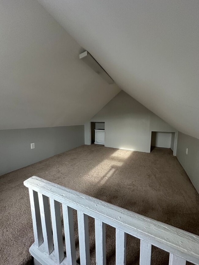 Building Photo - 1007 Lake Ave