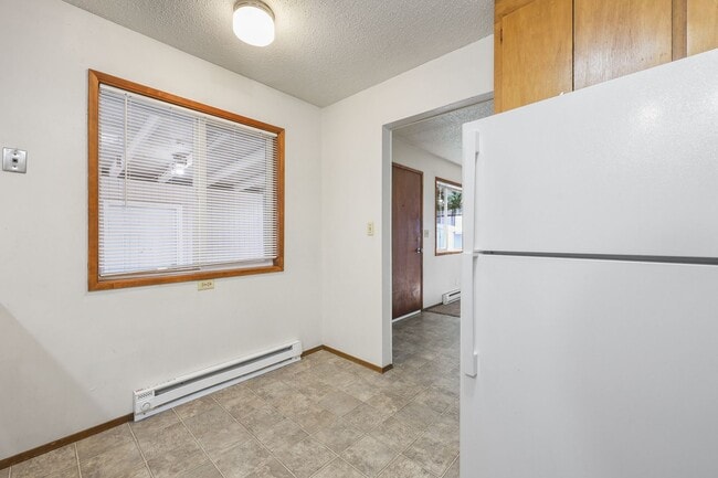 Building Photo - Move in ready now! 2 bedrooms 1 bath Tumwa...