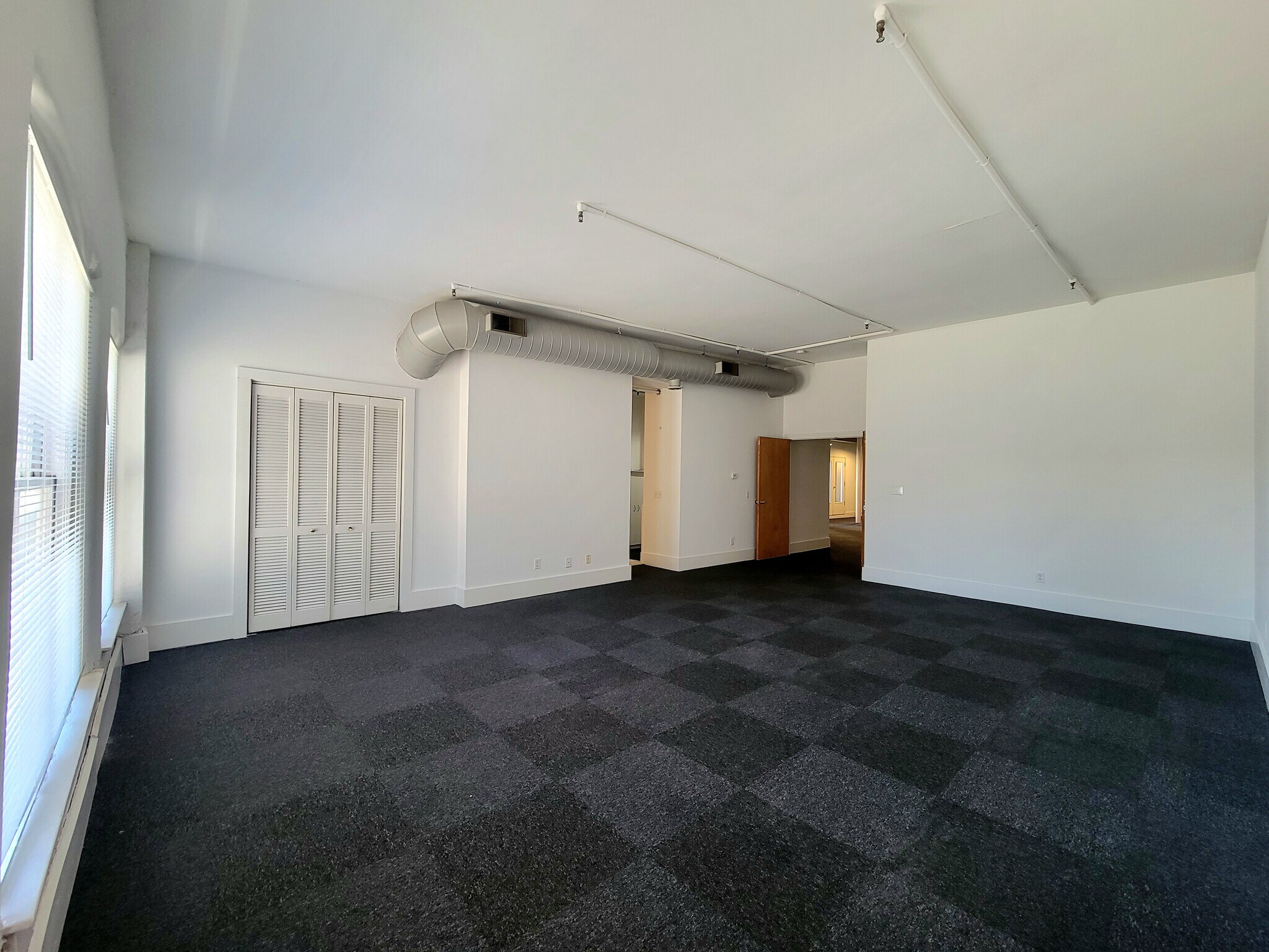 Building Photo - 122 N 3rd St