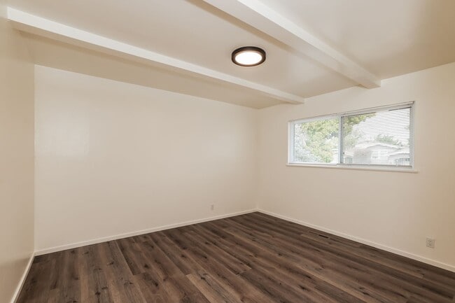 Building Photo - 3 Bedroom Home Available In Albany!