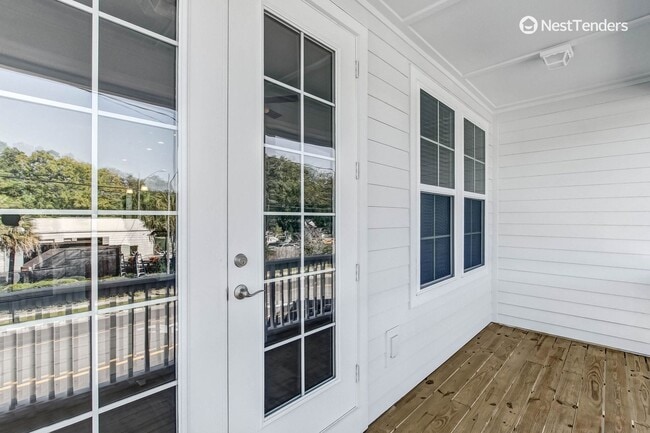 Building Photo - Amelia Island Coastal Charmer!